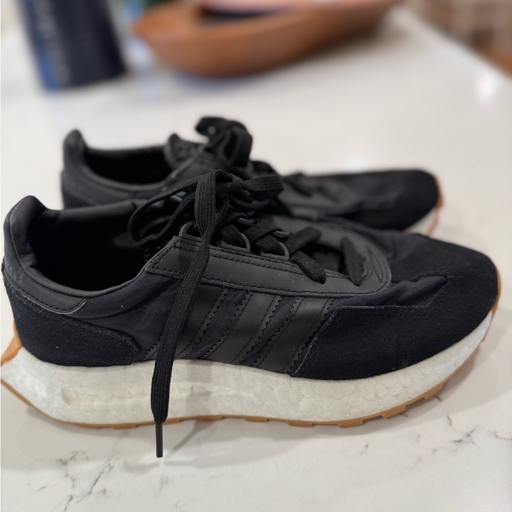 Adidas Women’s Retropy E5 - Size 6.5. - Black